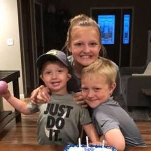 Meet your Posher, Ashley